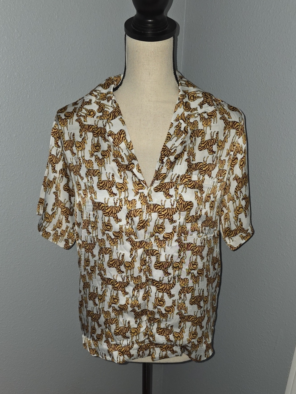 Women’s Button-Down Shirt with Brown Tiger Print Sz.S